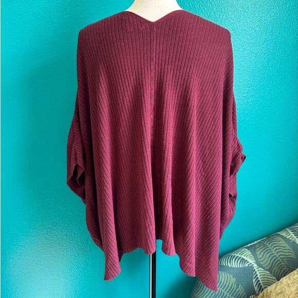 a.n.a. A New Approach Burgundy Short Sleeve Poncho Sweater Women's Large - Picture 5 of 11